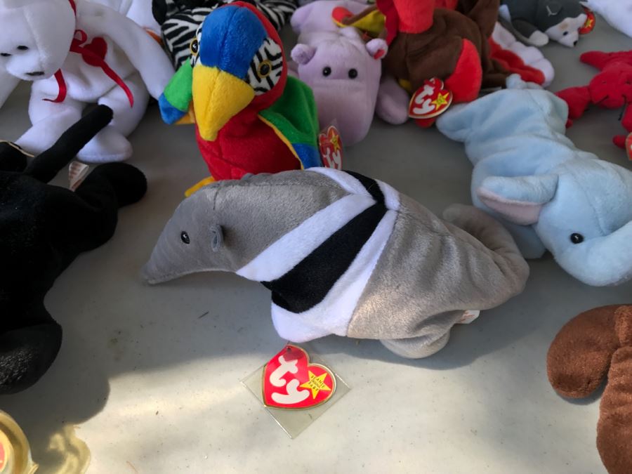 Huge Collection Of Ty Beanie Baby Dolls [Photo 40]