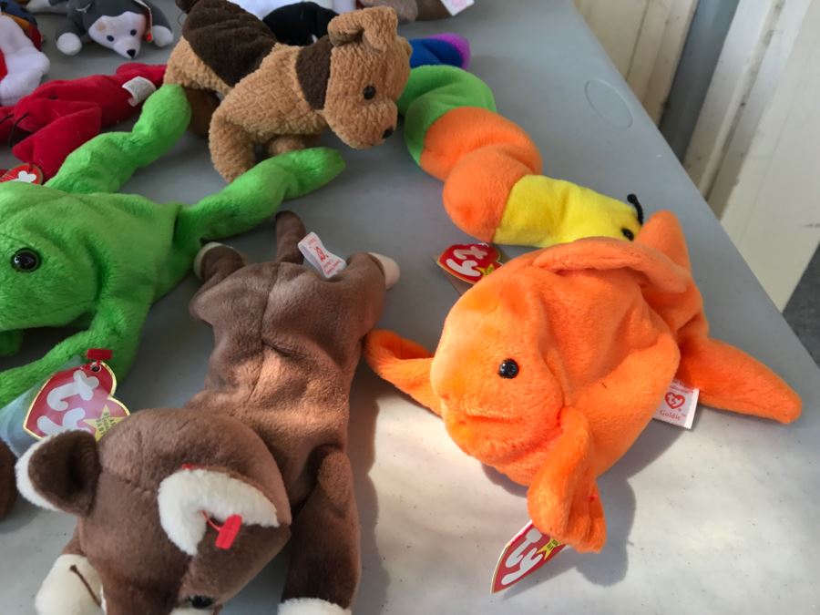 Huge Collection Of Ty Beanie Baby Dolls [Photo 42]