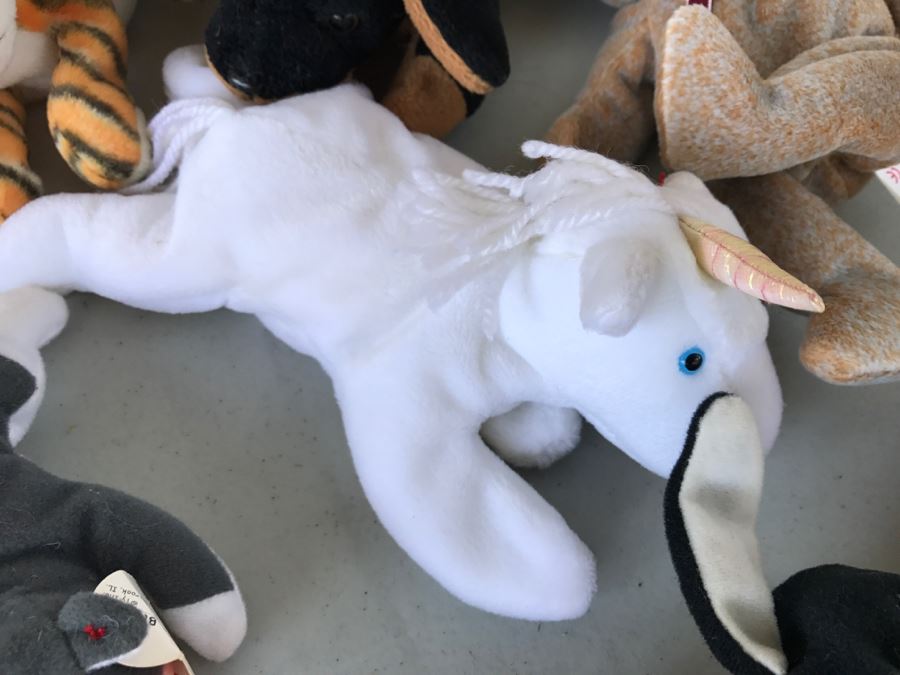 Huge Collection Of Ty Beanie Baby Dolls [Photo 47]