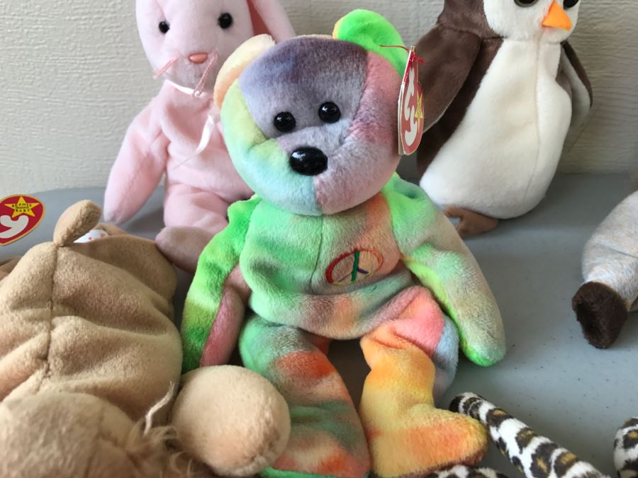 Huge Collection Of Ty Beanie Baby Dolls [Photo 10]