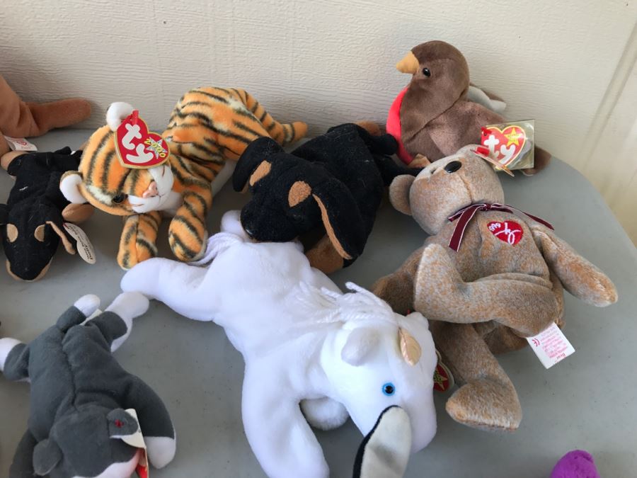 Huge Collection Of Ty Beanie Baby Dolls [Photo 46]