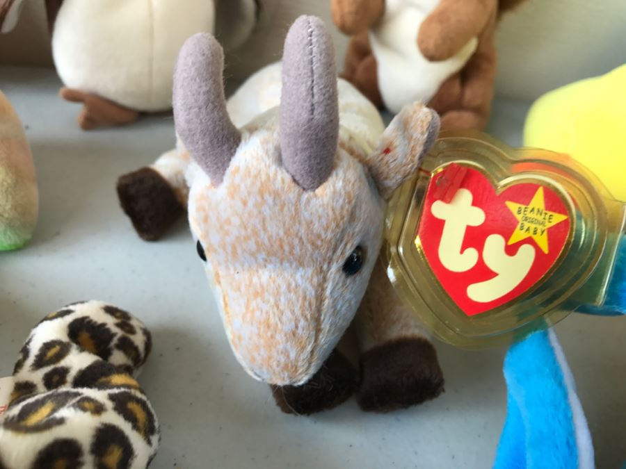 Huge Collection Of Ty Beanie Baby Dolls [Photo 14]