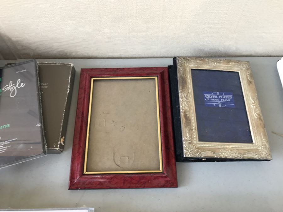 Collection Of Picture Frames [Photo 5]