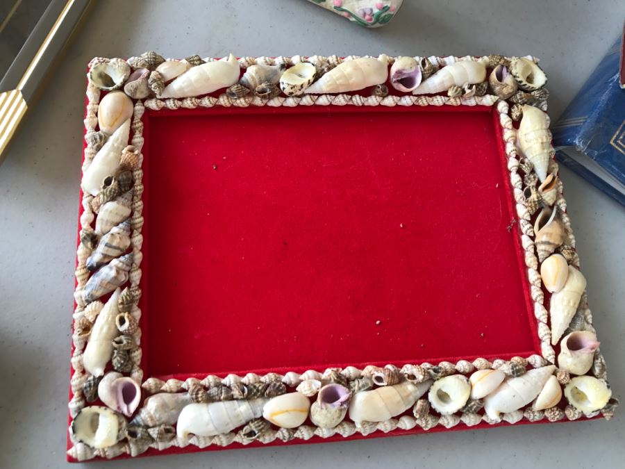 Collection Of Picture Frames [Photo 8]