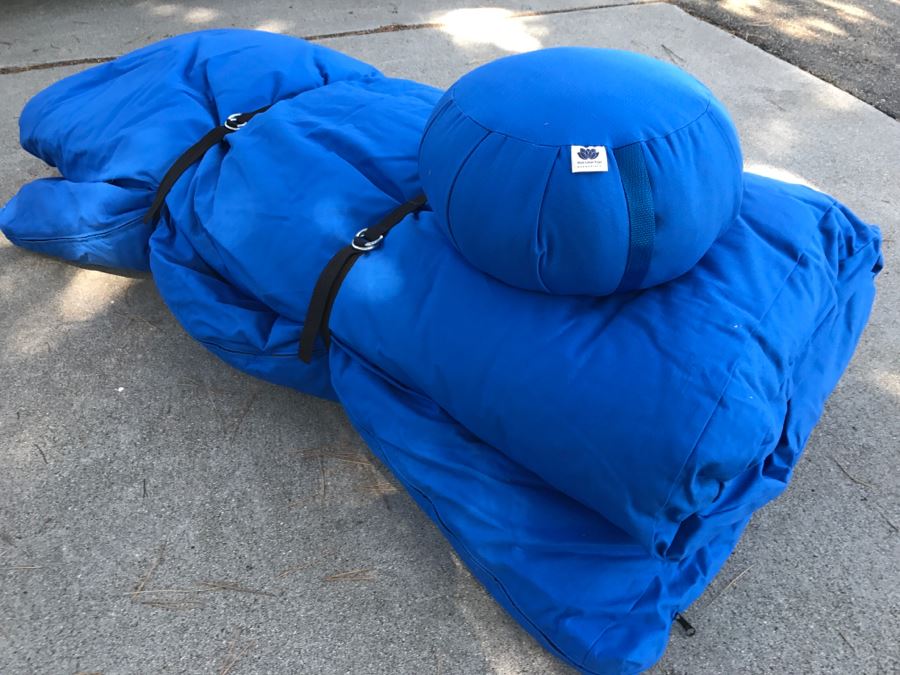 Blue Lotus Yoga Thai Massage Mat - Note Small Tear In Canvas That Needs Patching [Photo 4]