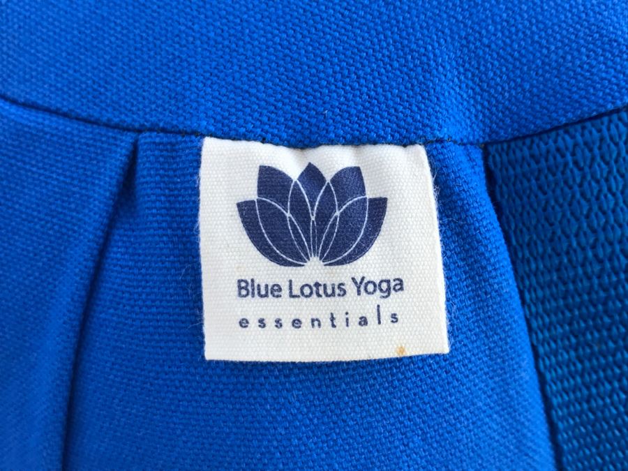 Blue Lotus Yoga Thai Massage Mat - Note Small Tear In Canvas That Needs Patching [Photo 6]