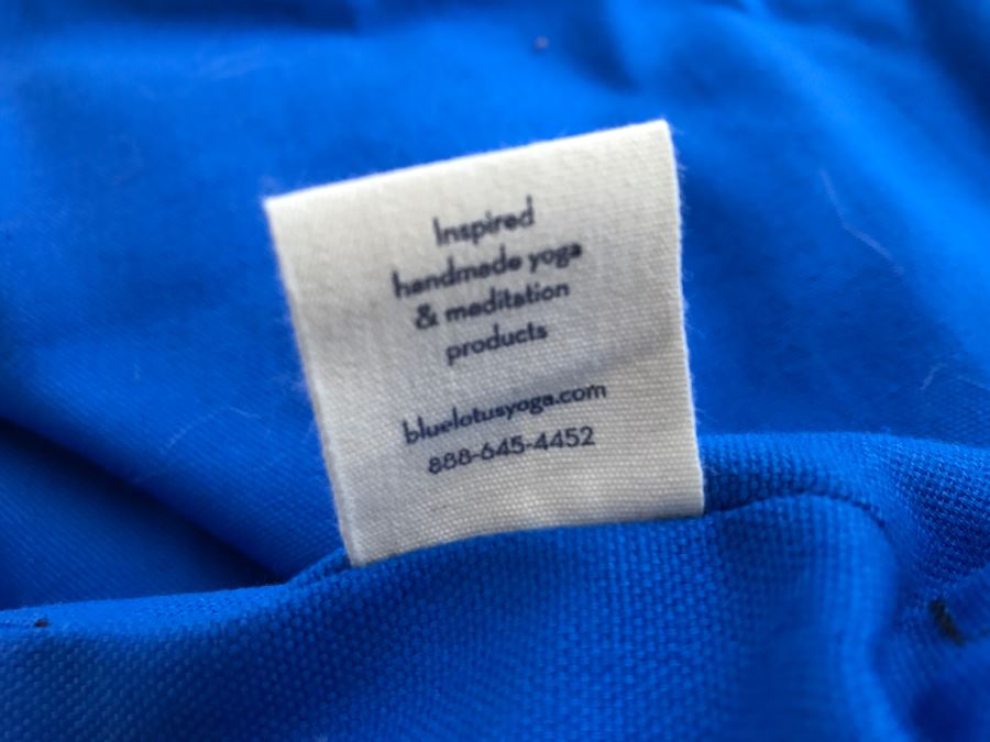 Blue Lotus Yoga Thai Massage Mat - Note Small Tear In Canvas That Needs Patching [Photo 7]