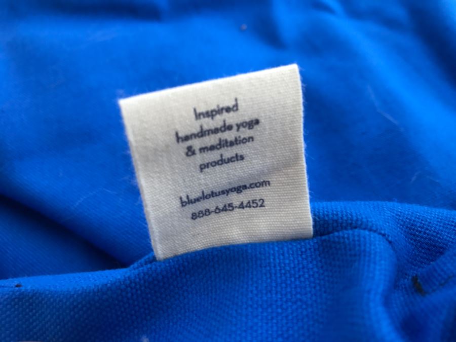 Blue Lotus Yoga Thai Massage Mat - Note Small Tear In Canvas That Needs Patching [Photo 8]