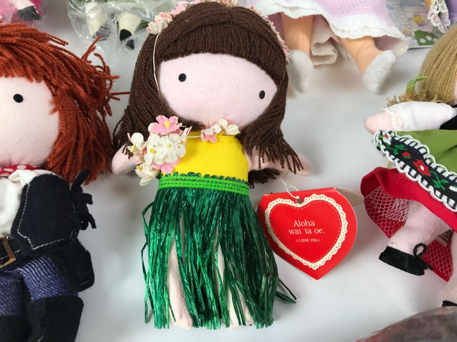 Large Collection Of Joan Walsh Anglund Pocket Dolls - See All Photos [Photo 3]