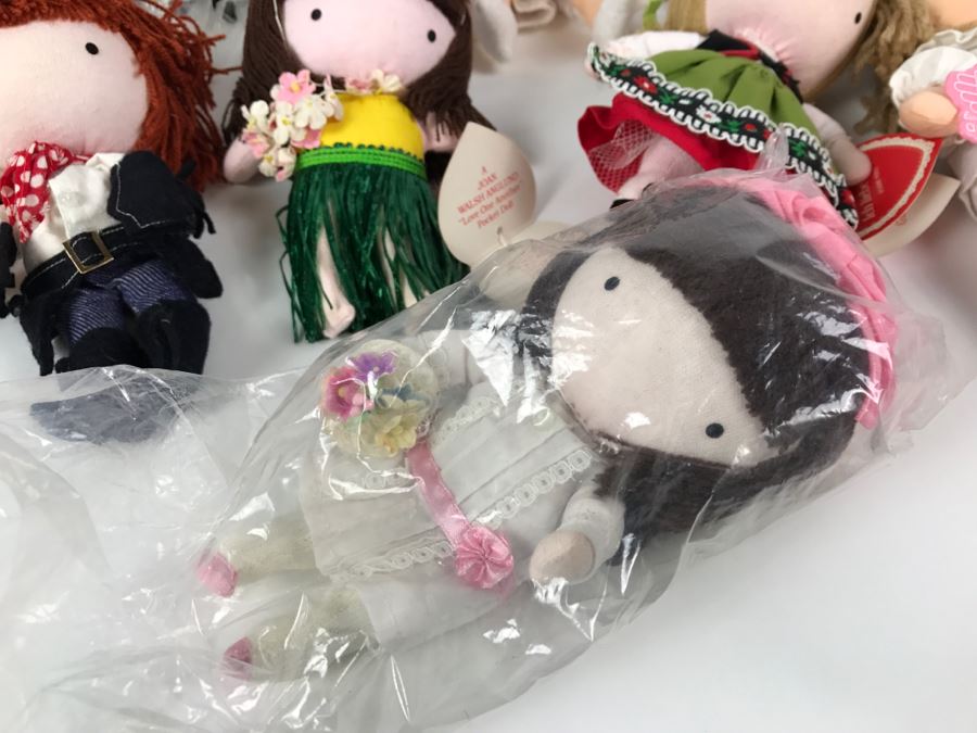Large Collection Of Joan Walsh Anglund Pocket Dolls - See All Photos [Photo 6]