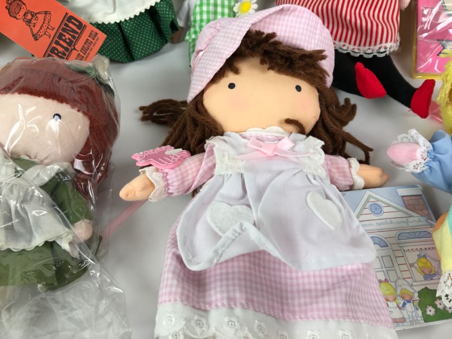 Large Collection Of Joan Walsh Anglund Pocket Dolls - See All Photos [Photo 12]