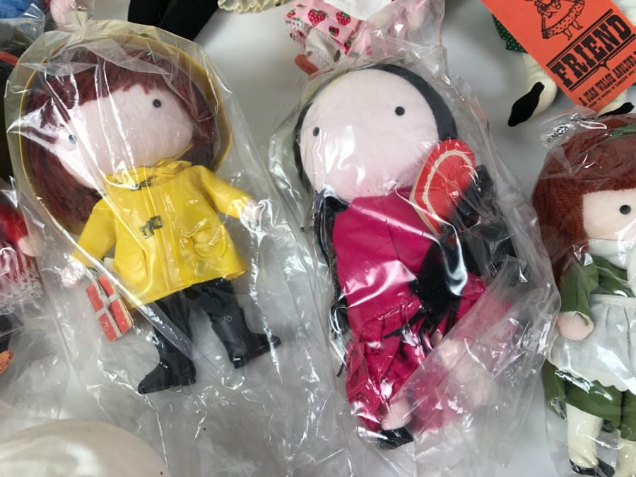 Large Collection Of Joan Walsh Anglund Pocket Dolls - See All Photos [Photo 18]