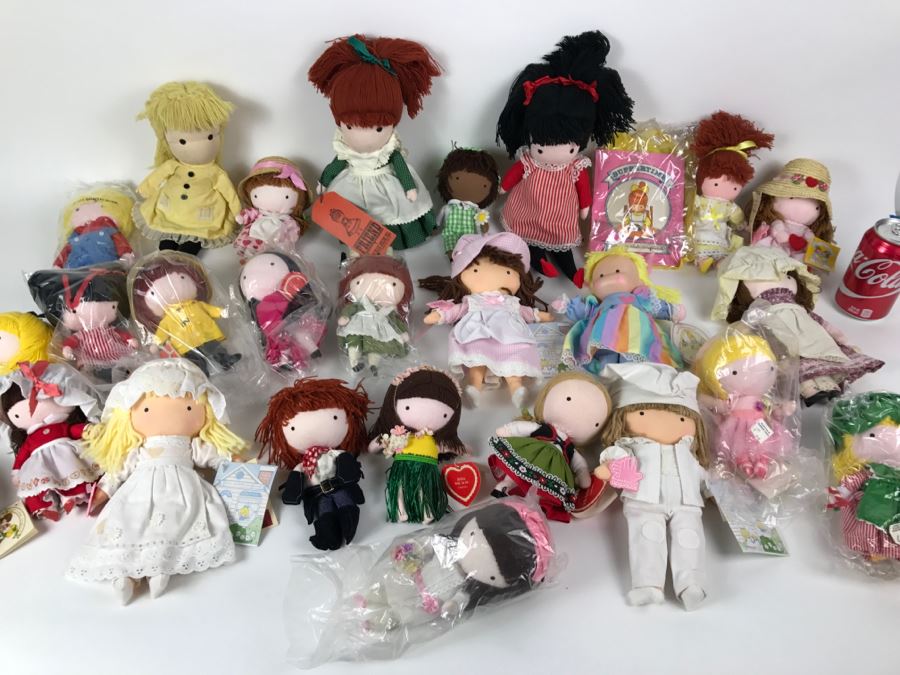 Large Collection Of Joan Walsh Anglund Pocket Dolls - See All Photos
