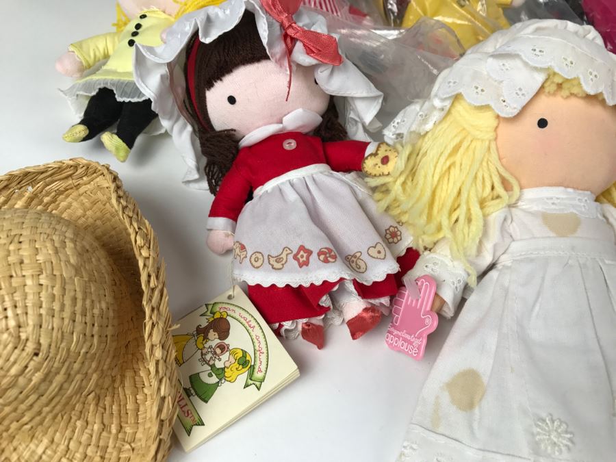 Large Collection Of Joan Walsh Anglund Pocket Dolls - See All Photos [Photo 20]