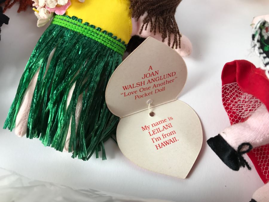 Large Collection Of Joan Walsh Anglund Pocket Dolls - See All Photos [Photo 5]