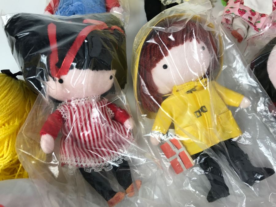 Large Collection Of Joan Walsh Anglund Pocket Dolls - See All Photos [Photo 17]