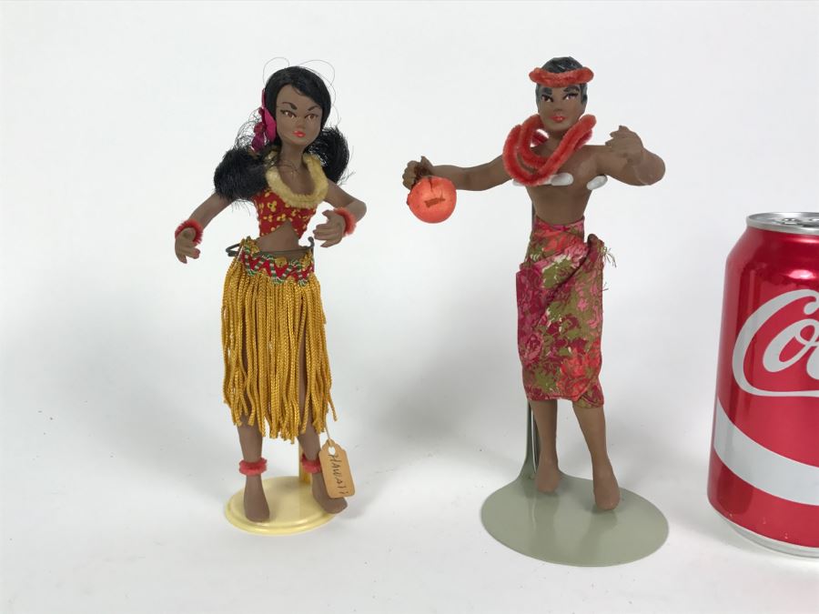 Vintage Hawaiian Hula Girl And Matching Hawaiian Male Doll [Photo 1]