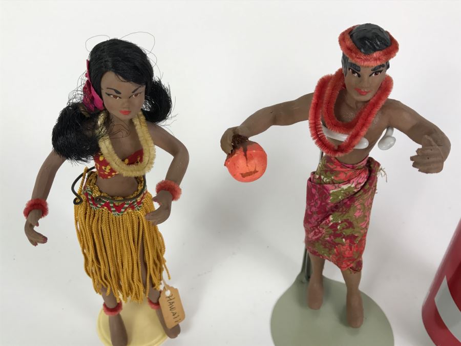 Vintage Hawaiian Hula Girl And Matching Hawaiian Male Doll [Photo 4]