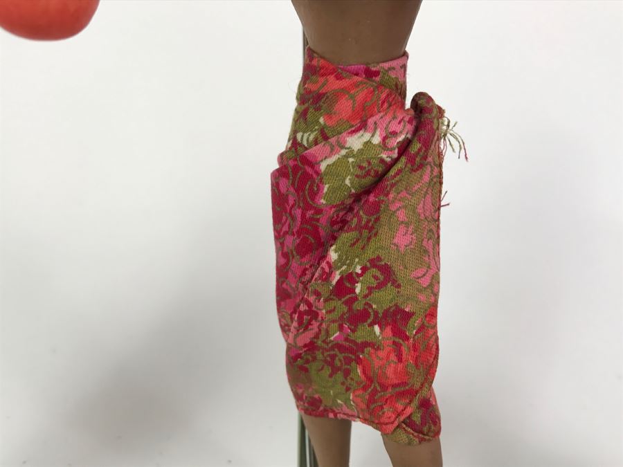 Vintage Hawaiian Hula Girl And Matching Hawaiian Male Doll [Photo 11]