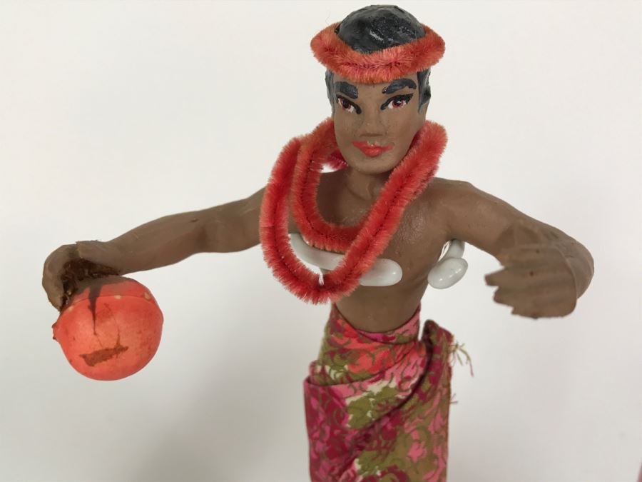 Vintage Hawaiian Hula Girl And Matching Hawaiian Male Doll [Photo 10]