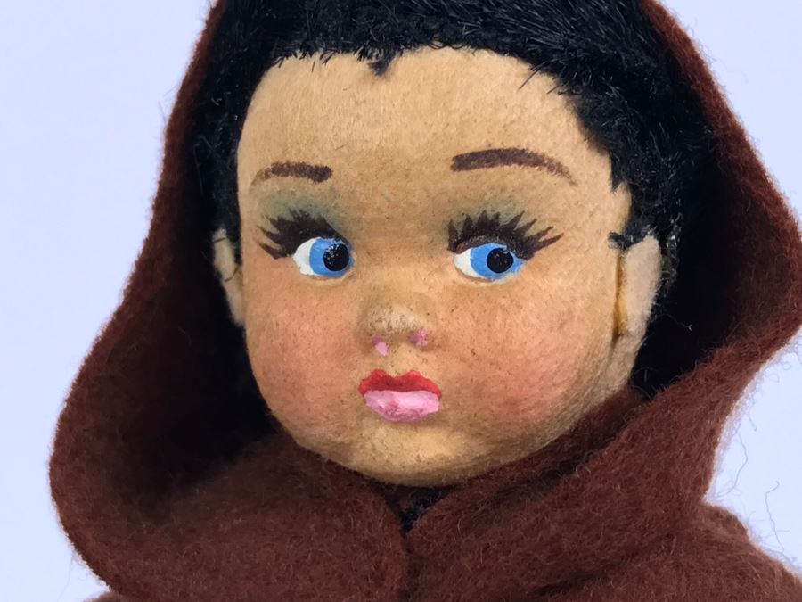 Pair Of Vintage Clergy Dolls [Photo 6]