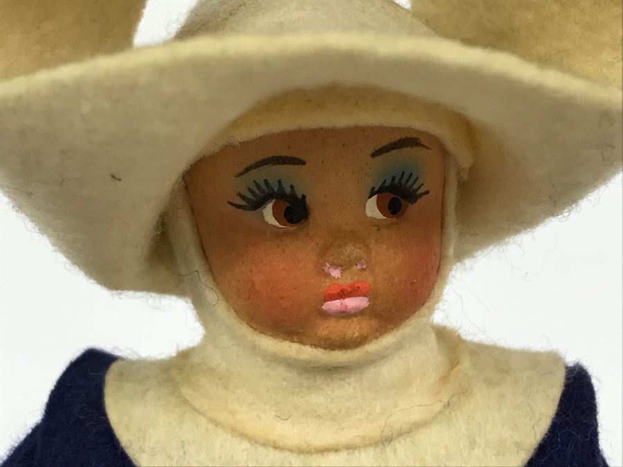 Pair Of Vintage Clergy Dolls [Photo 4]