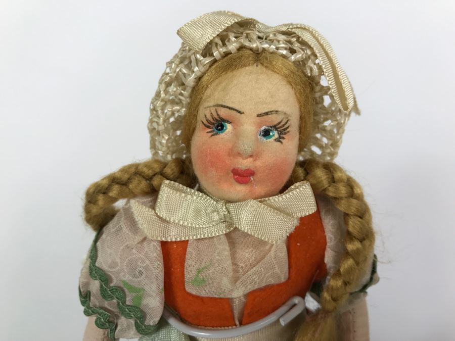 Pair Of Vintage Dolls [Photo 2]