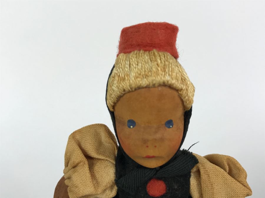 Vintage Carved Wood Doll [Photo 4]