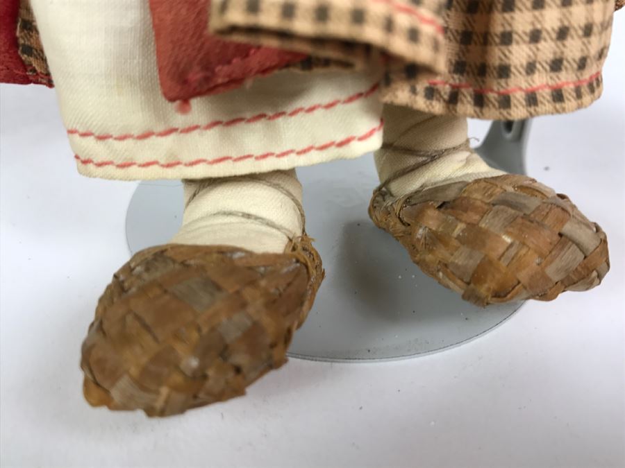 Pair Of Vintage Soviet Union Dolls [Photo 8]