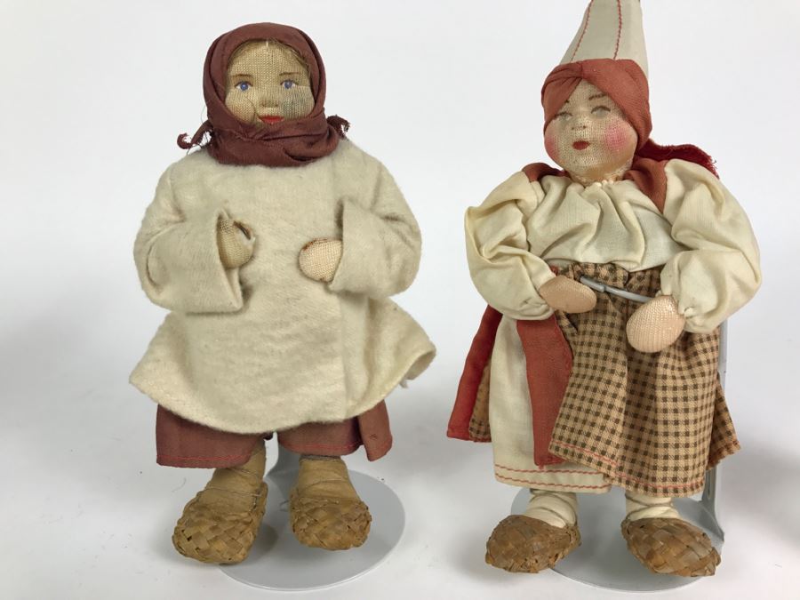 Pair Of Vintage Soviet Union Dolls [Photo 2]