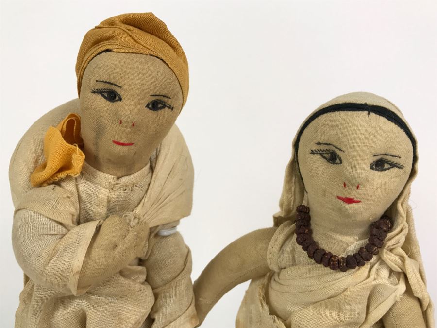 Pair Of Vintage International Dolls [Photo 2]