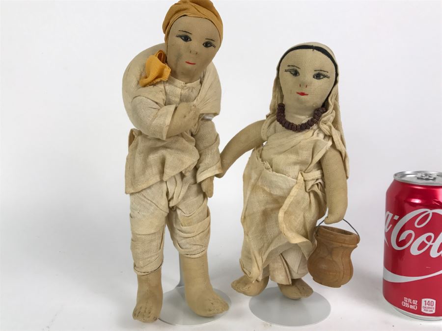 Pair Of Vintage International Dolls [Photo 1]