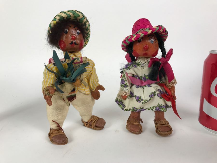 Pair Of Vintage Mexican Dolls [Photo 1]