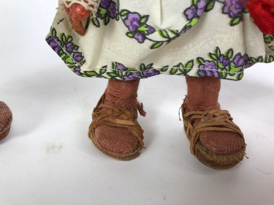 Pair Of Vintage Mexican Dolls [Photo 7]