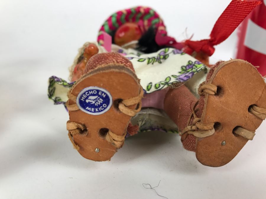 Pair Of Vintage Mexican Dolls [Photo 9]