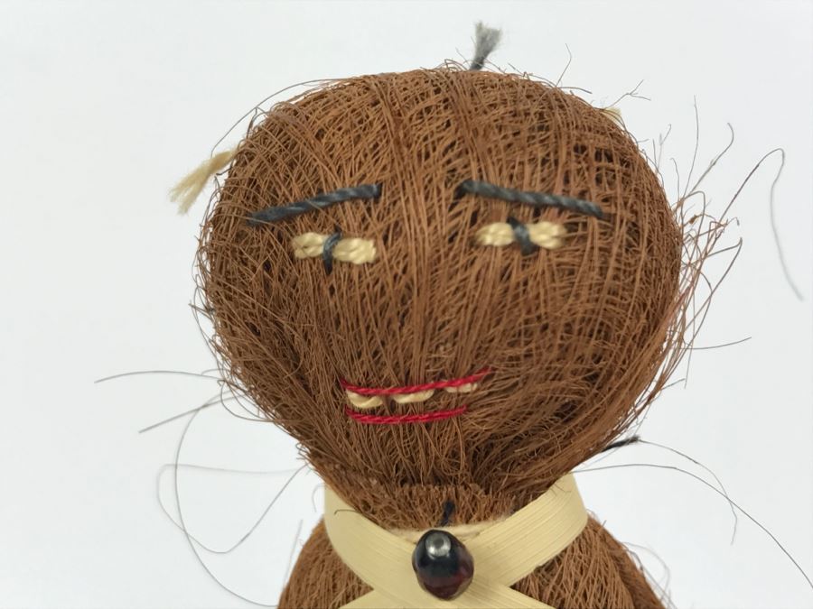 Vintage Coconut Husk Doll [Photo 3]