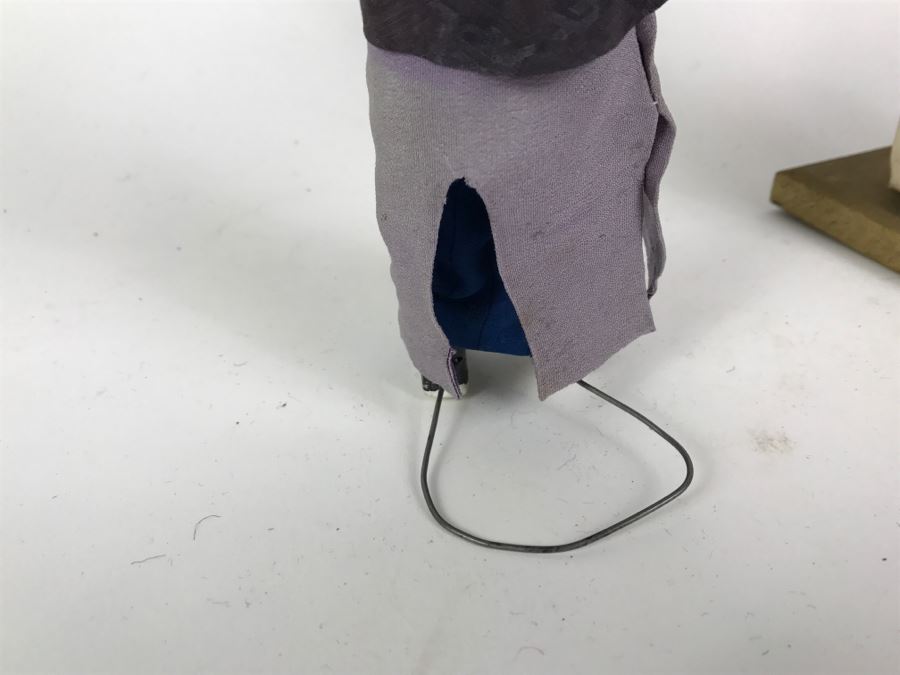 Pair Of Vintage Asian Dolls [Photo 12]