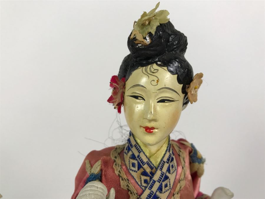 Pair Of Vintage Asian Dolls [Photo 2]