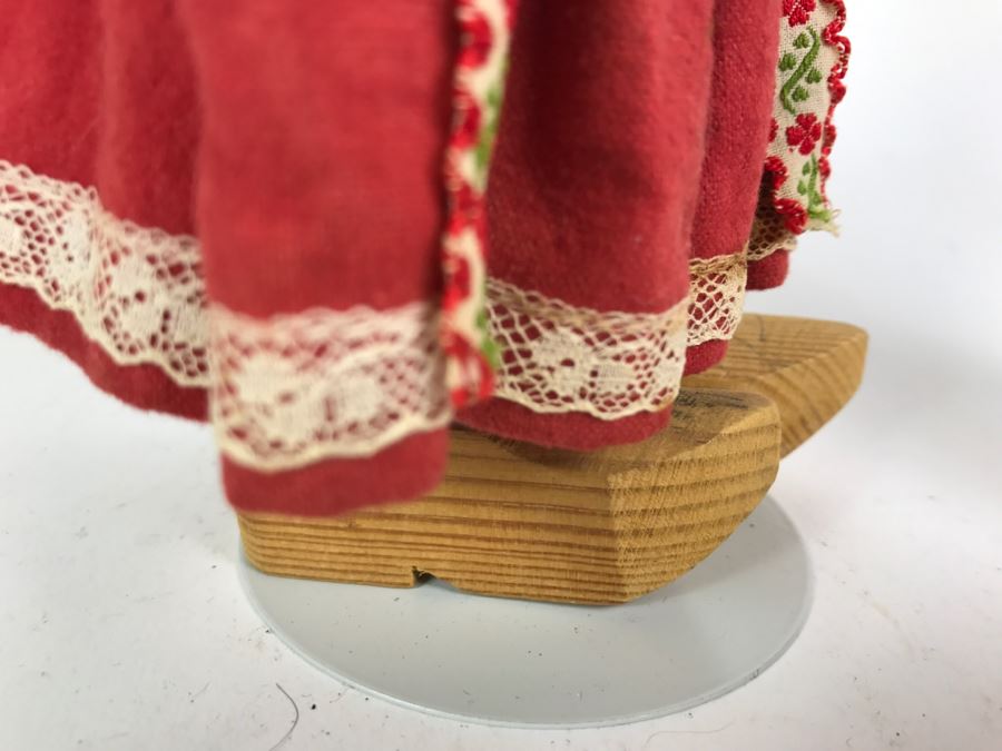 Vintage International Doll [Photo 9]