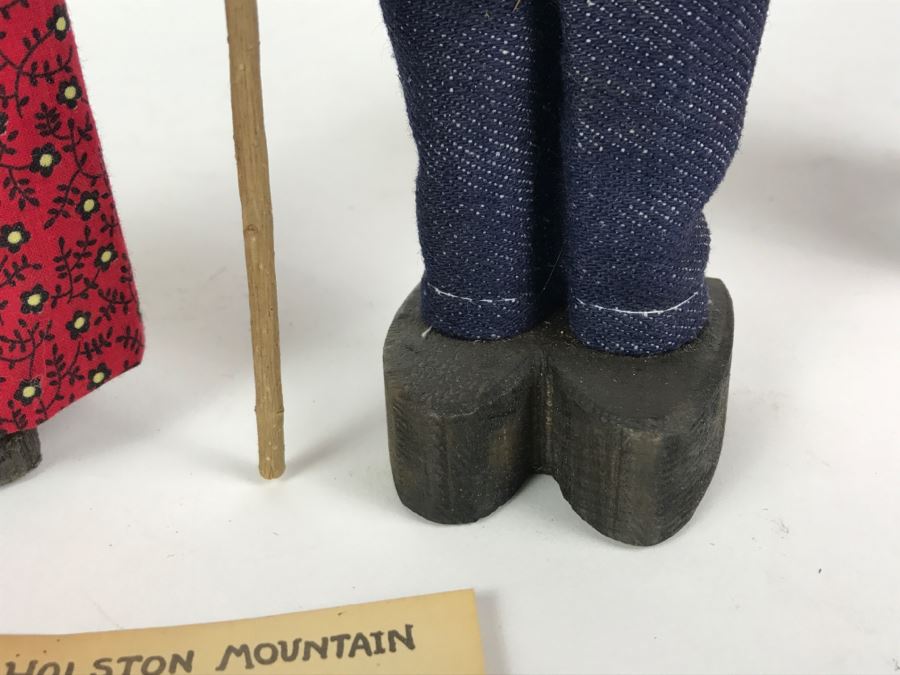 Pair of Holston Mountain Arts And Crafts Co-Operative Dolls Virginia Wooden Dolls By Lala Farmer [Photo 8]