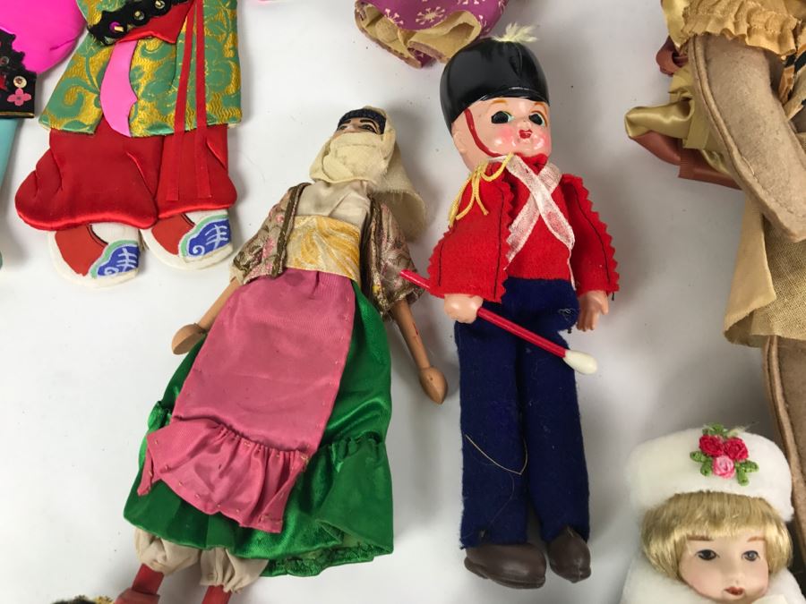 Collection Of Vintage International Dolls - See All Photos [Photo 23]