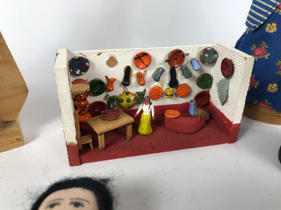 Collection Of Vintage International Dolls - See All Photos [Photo 25]