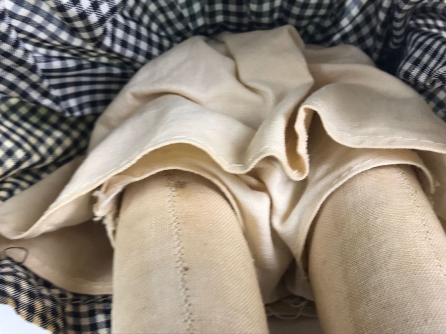 Vintage International Doll [Photo 9]