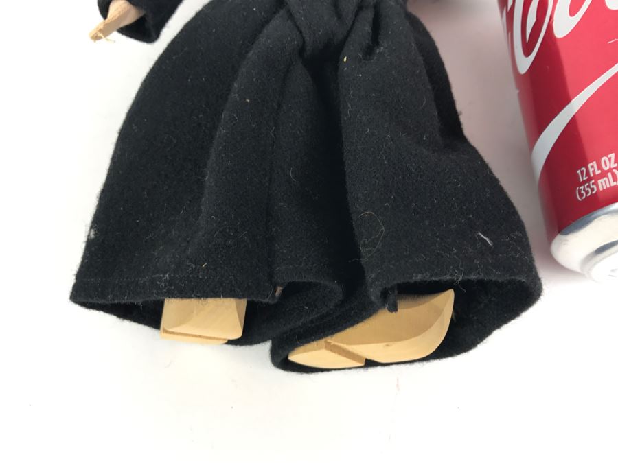 Pair Of Vintage International Dolls [Photo 8]