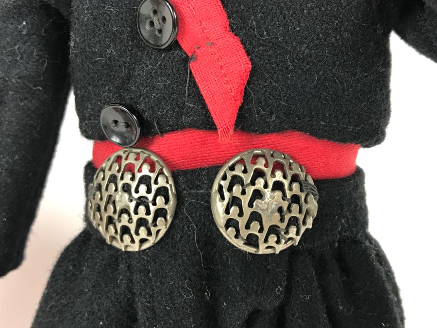 Pair Of Vintage International Dolls [Photo 20]