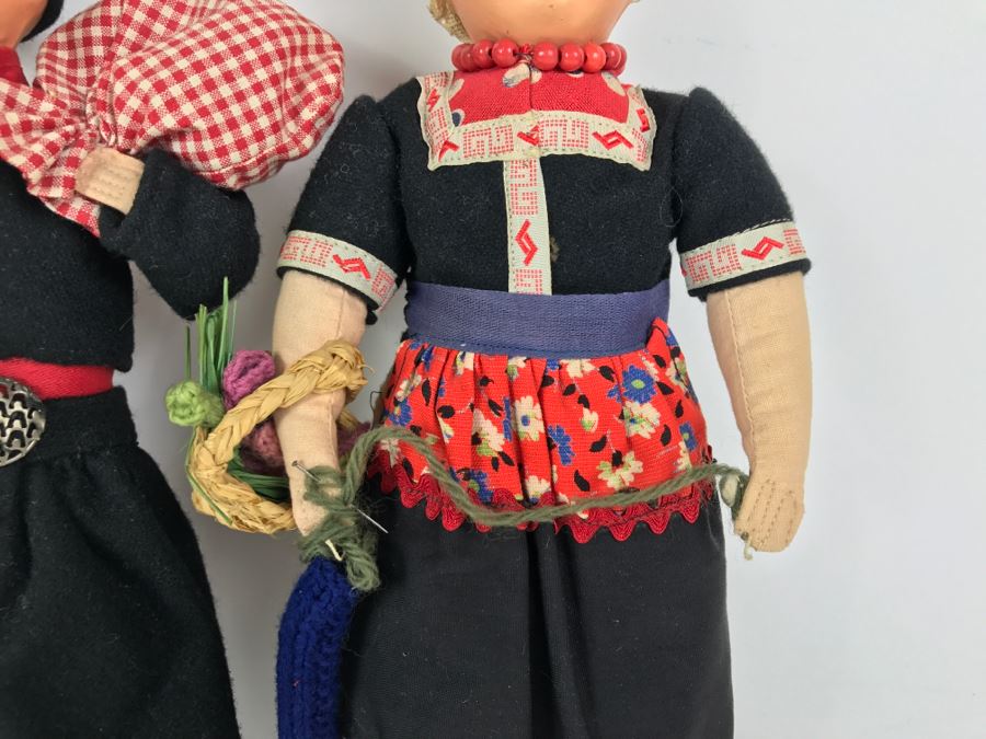 Pair Of Vintage International Dolls [Photo 14]