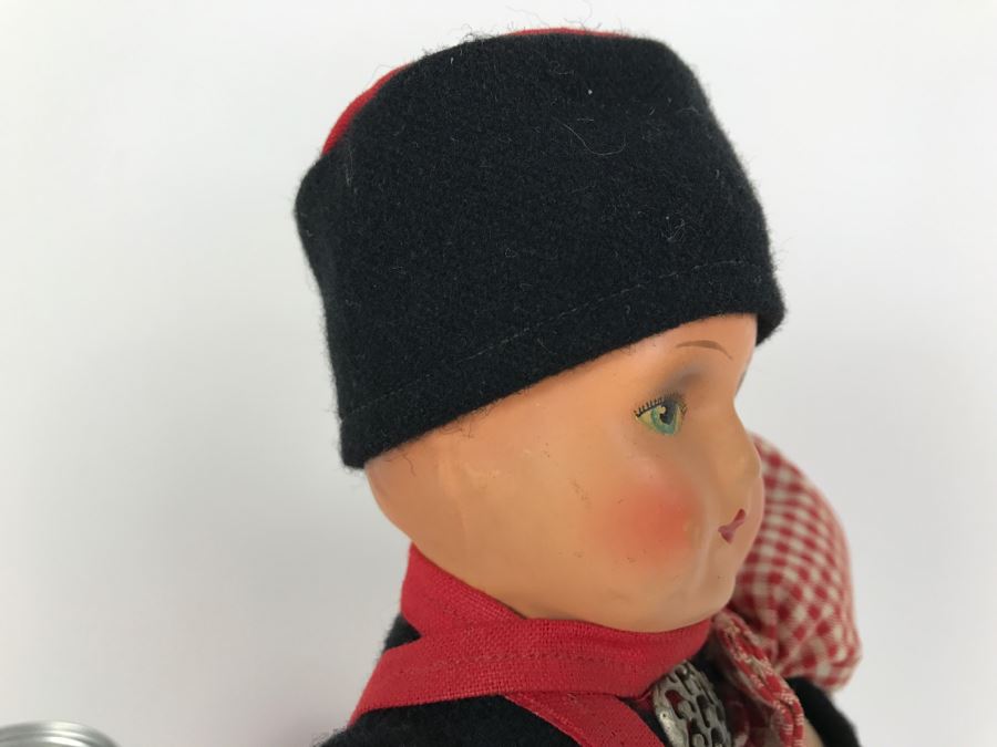 Pair Of Vintage International Dolls [Photo 22]