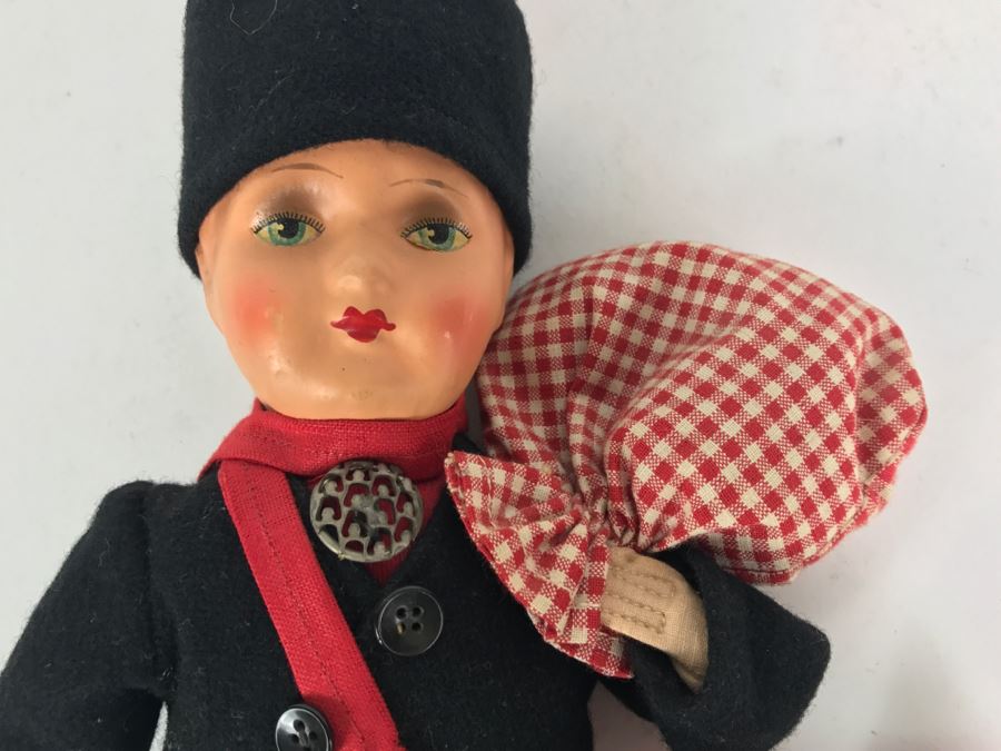 Pair Of Vintage International Dolls [Photo 6]