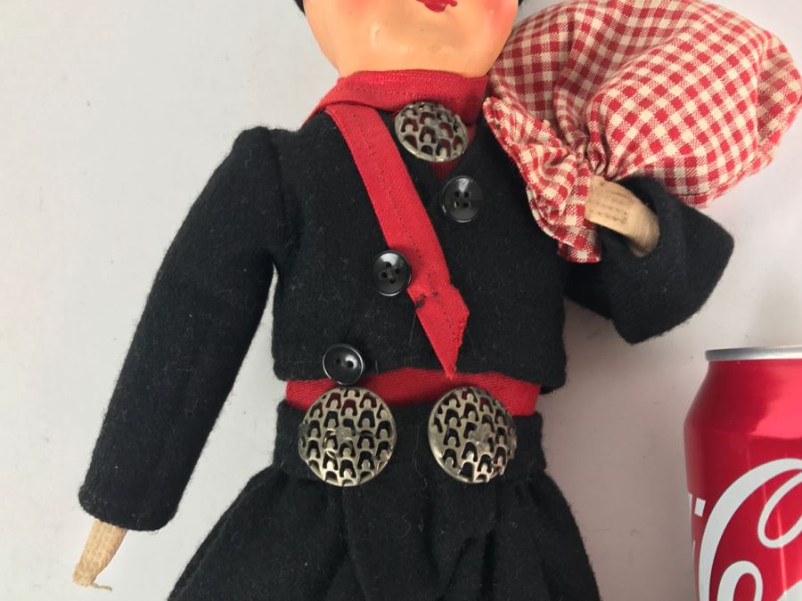 Pair Of Vintage International Dolls [Photo 7]