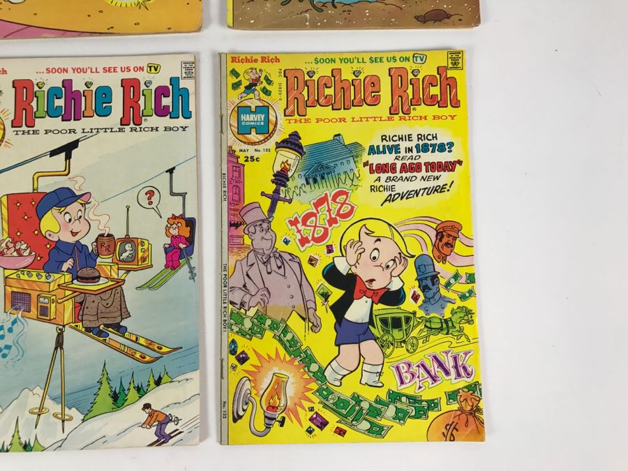 (6) Richie Rich Comic Books #125, 126, 128, 130, 131, 132 [Photo 12]